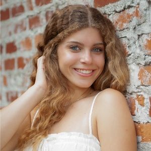 Meet your Posher, Anna Grace.